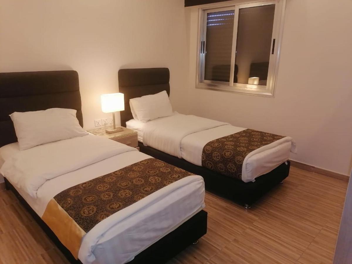 Al-Ahlam Hotel Apartments อคาบา ภายนอก รูปภาพ